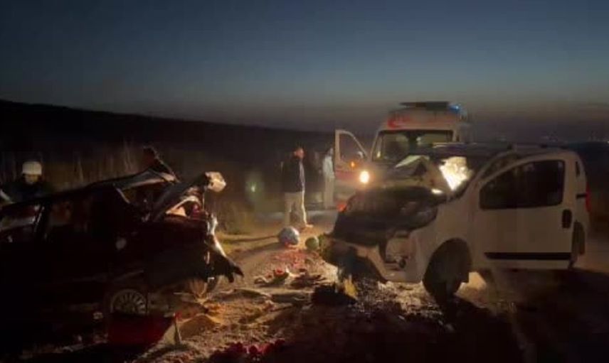 Çorum'da trafik kazası: hafif ticari araçla otomobil çarpıştı, 5 yaralı