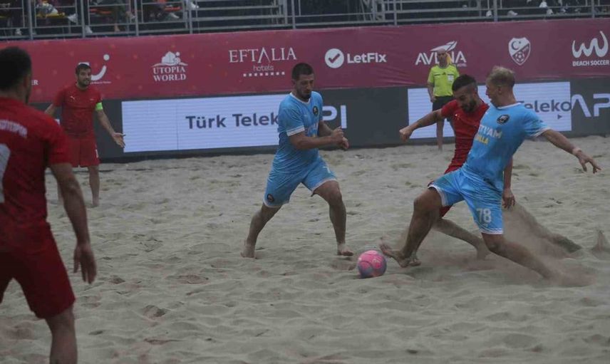 Alanya Belediyespor Plaj Futbolu Dünya Kulüpler Şampiyonası'na galibiyetle başladı