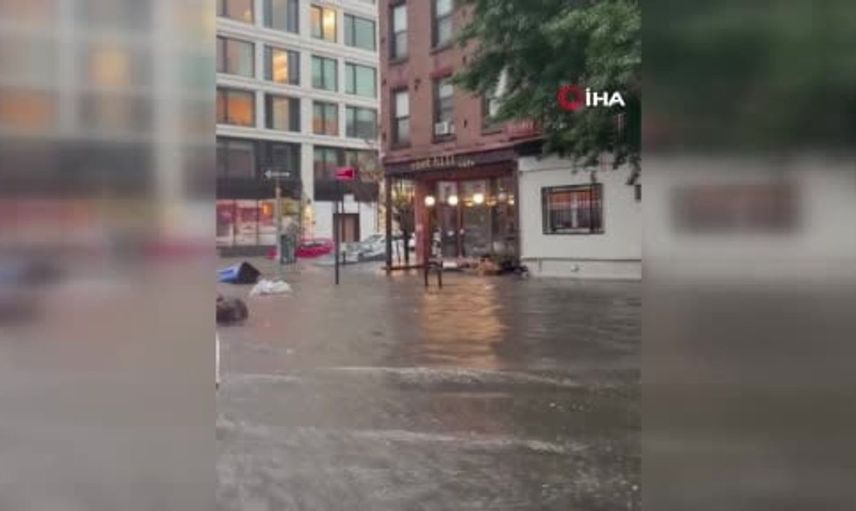 New York'ta sağanak yağış sel baskınlarına neden oldu