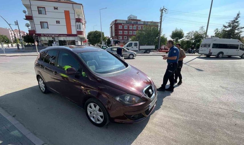 Karaman'da otomobilin çarptığı 25 yaşındaki kadın hastaneye kaldırıldı