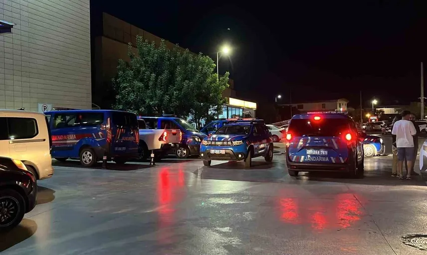 Alanya'da güvenlik görevlileri zehirlenme şüphesiyle hastaneye kaldırıldı