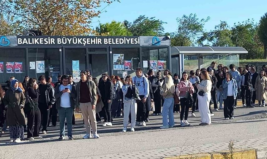 Onyedi Eylül Üniversitesi'nde ulaşım krizi öğrencileri etkiliyor