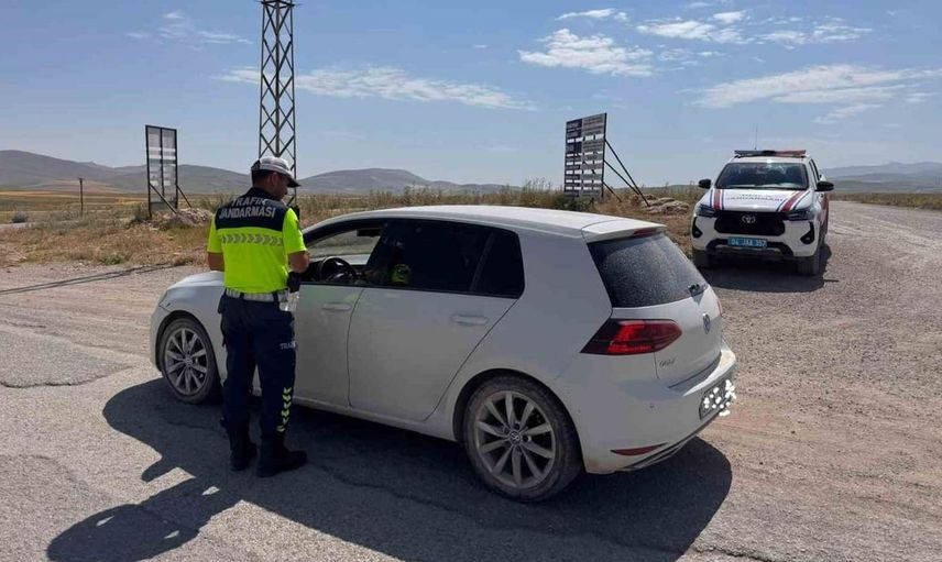 Diyadin'de yol kontrolü: 28 araca 260 bin lira ceza kesildi