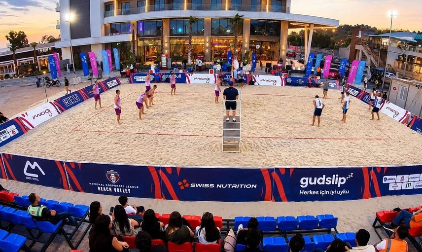 İzmir'in yeni buluşma noktası: Neva Yalı'da NCL Beach Volley heyecanı başladı