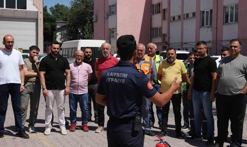Kayseri'de ek hizmet binasında deprem ve yangın tatbikatı yapıldı