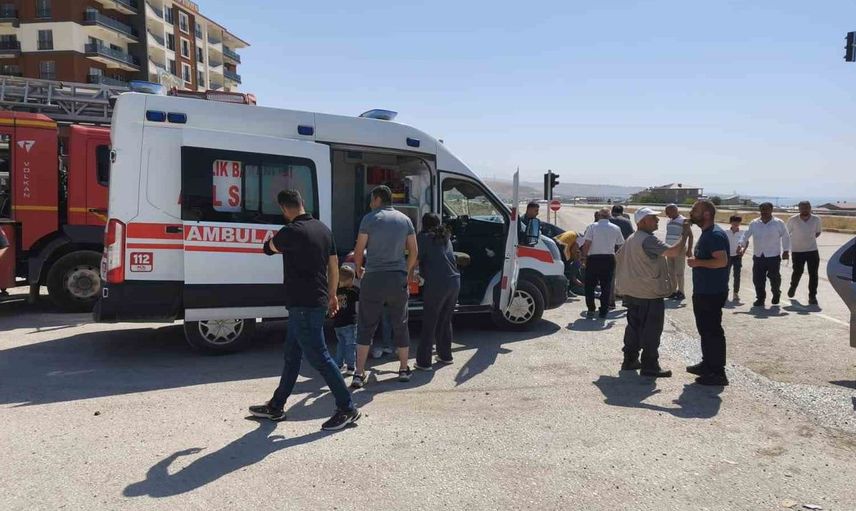 Van'ın Edremit ilçesinde trafik kazası: 6 kişi yaralandı