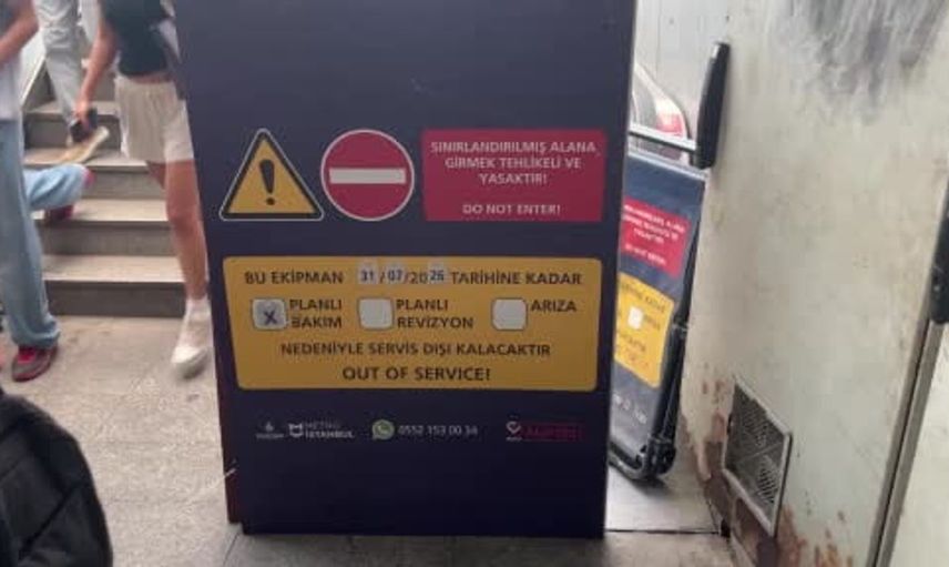 İstanbullunun ulaşım çilesi: Mecidiyeköy metrobüs istasyonunda yürüyen merdiven arızası