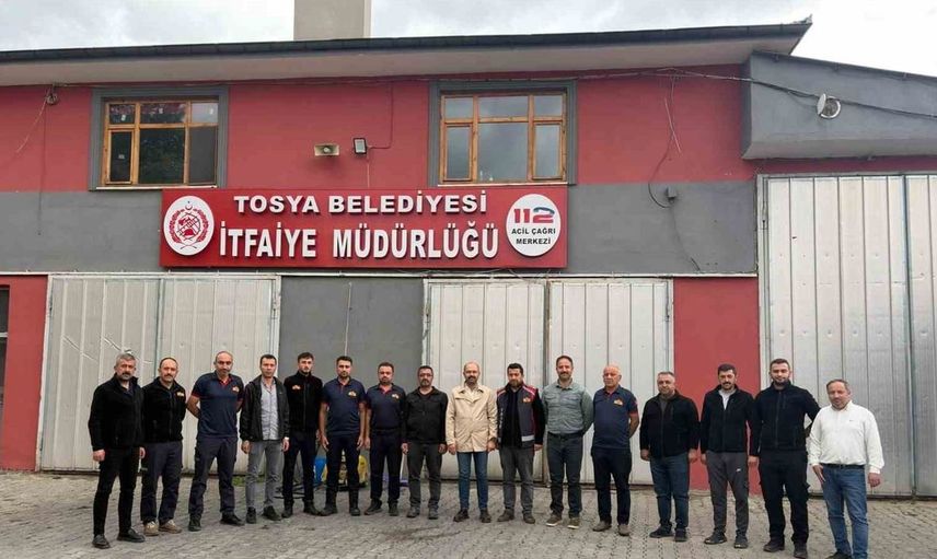 Tosya Belediye Başkanı Kavaklıgil itfaiyecilerin haftasını onurlandırdı