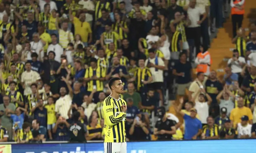 Fenerbahçe, Konyaspor'u farklı geçerek galibiyet serisine devam etti
