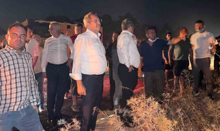 Ayvalık belediye başkanı mesut ergin: yangınla mücadele aralıksız sürüyor