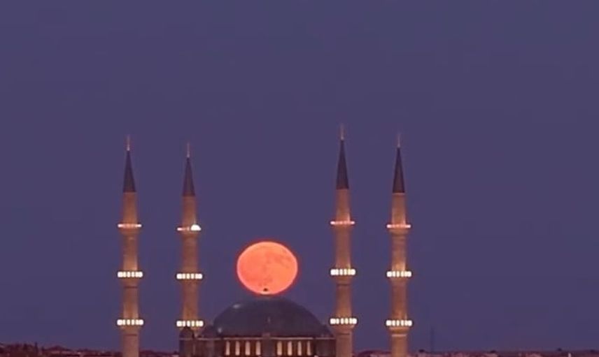 Dolunay, Selimiye Camii ile aynı karede