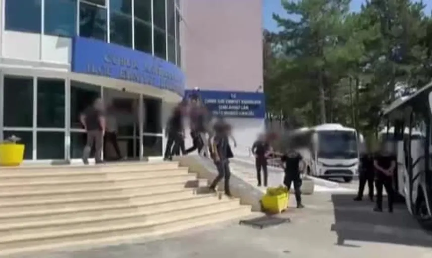 Çubuk'ta sosyal medya üzerinden bilgi paylaşımı yapan 36 kişi gözaltında