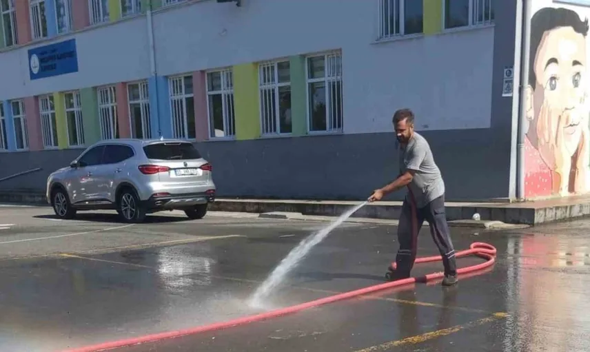 İlkadım'da eğitim dönemi öncesi okullarda temizlik seferberliği