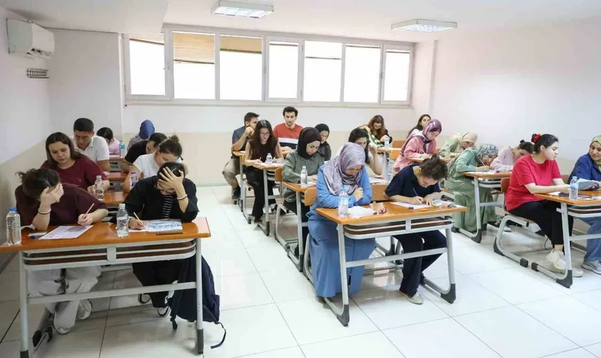 Bursa gençlik merkezlerinde KPSS deneme sınavı heyecanı