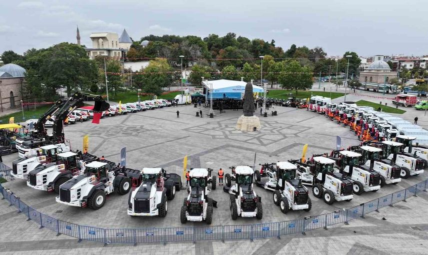Konya'nın araç filosuna 54 yeni iş makinesi eklendi