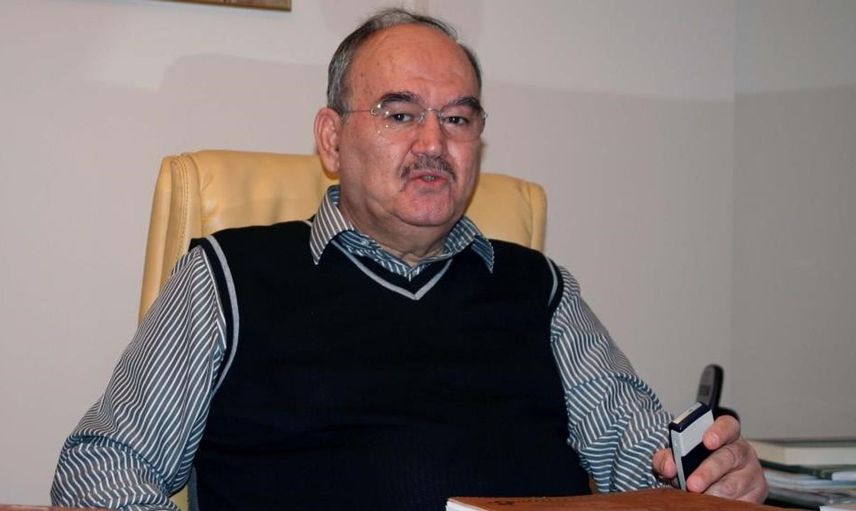 İzmir'in eski büyükşehir belediye başkanı burhan özfatura hayatını kaybetti