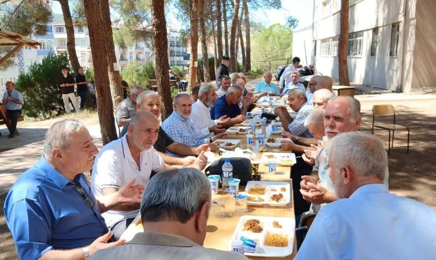 Boyabat imam hatip lisesi mezunları, geleneksel buluşmalarında bir araya geldi