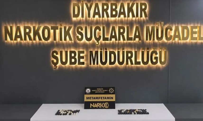 Diyarbakır'da midelerine uyuşturucu yutan 2 kişi tutuklandı