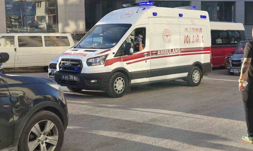 Eskişehir'de trafik kazası: 12 yaşındaki çocuk hastaneye kaldırıldı