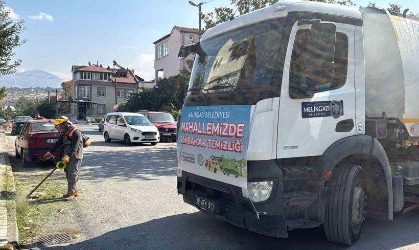 Melikgazi Belediyesi sonbahar temizliğiyle mahalleleri pırıl pırıl yapıyor