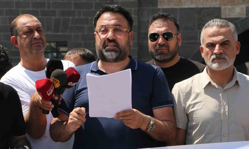 Diyarbakır'da LGBT bayrağına tepki: Aile değerlerini koruma çağrısı yapıldı