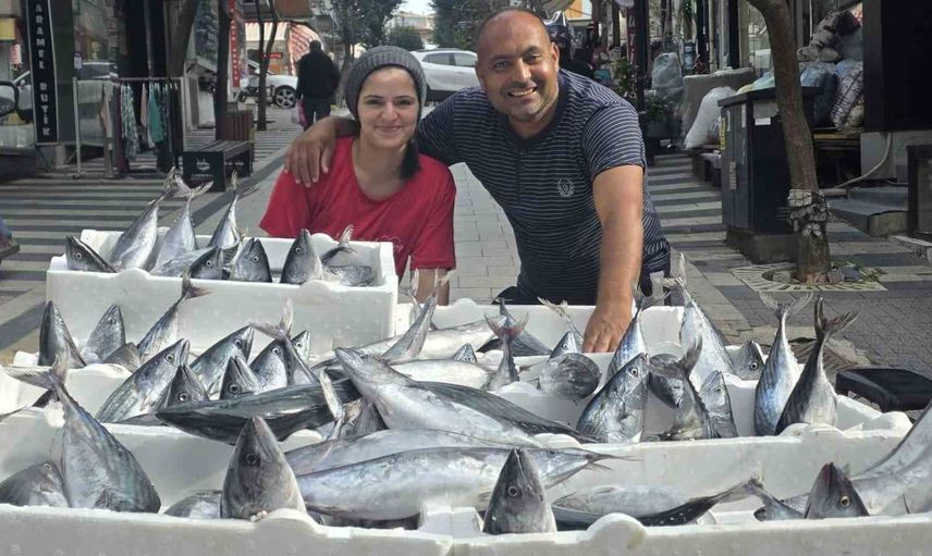 Bandırma'da palamut fiyatları düşerek 75 liraya geriledi