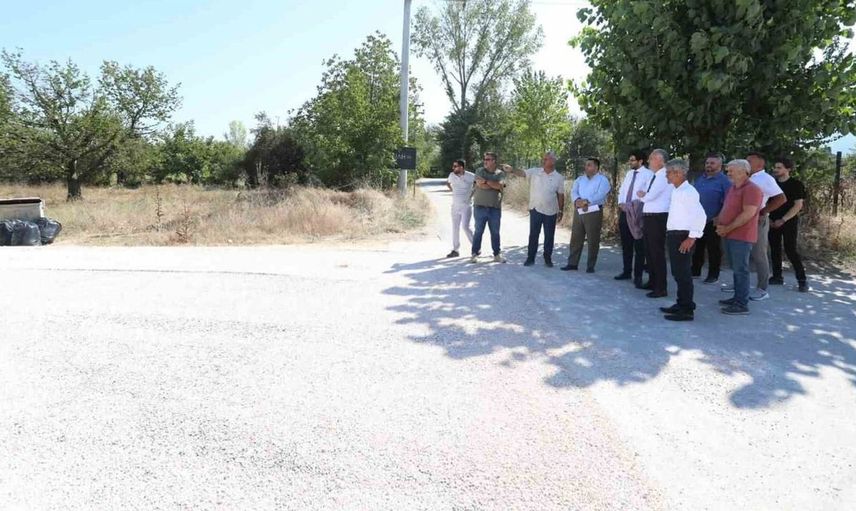 İnegöl'de Veysel Karani Caddesi'nde sathi kaplama çalışmaları tamamlandı