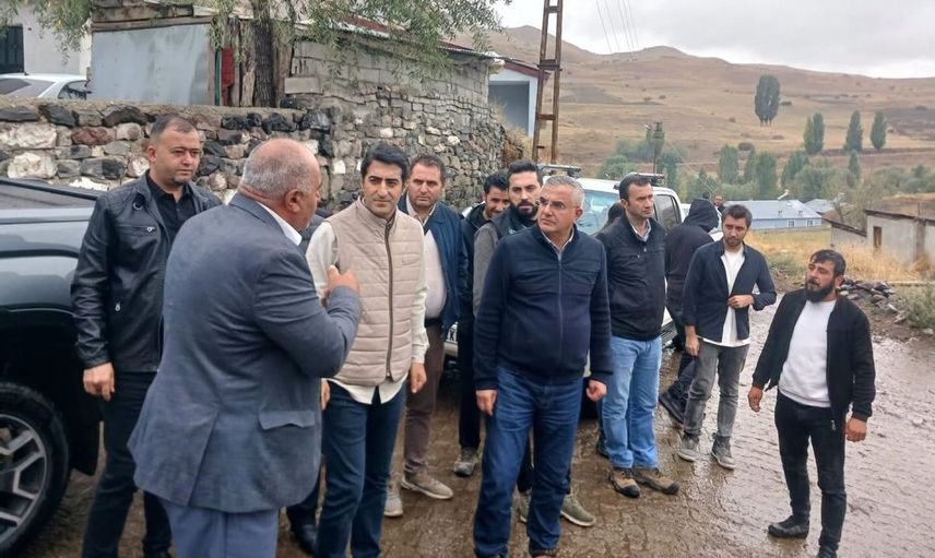 Kaymakam Aslantatar köylerde halkla buluştu