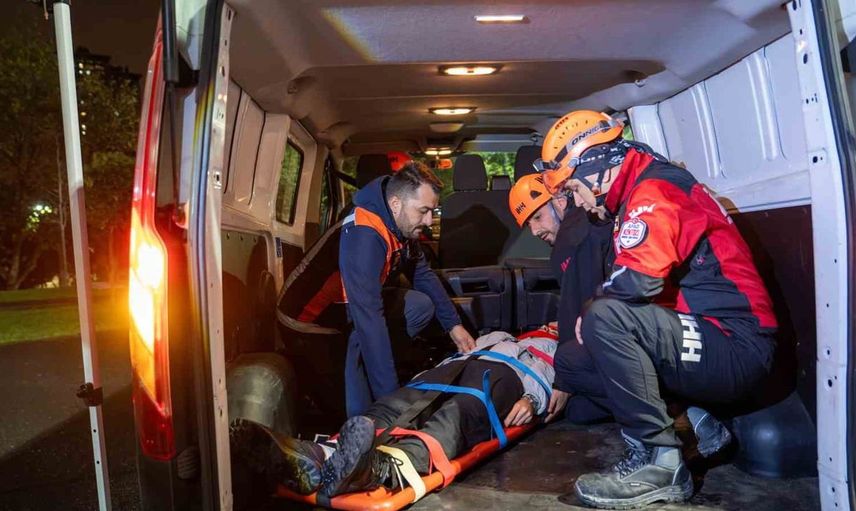 Gaziosmanpaşa'da afet tatbikatı ile deprem hazırlığı güçlendi