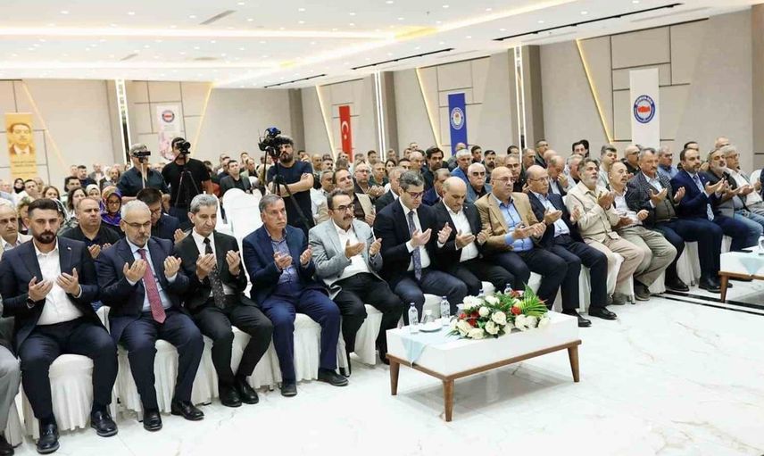 Adana'da eğitim-bir-sen başkanlığına yeniden Mustafa Sarıgeçili seçildi