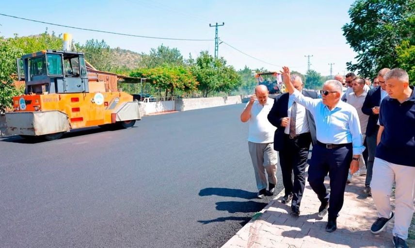 Kayseri'de Sazyolu caddesinde asfalt yenileme çalışmaları başladı
