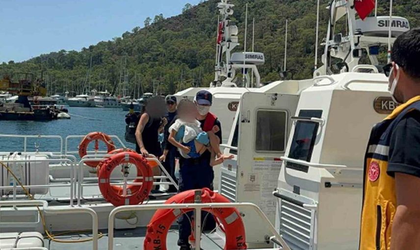 Fethiye açıklarında gezi teknesinde rahatsızlanan çocuk için tıbbi tahliye