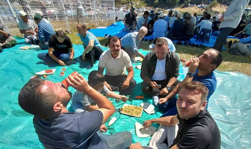 Hacet Bayramı'nda geleneksel coşku ve mücadele dolu anlar