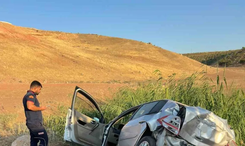 Siirt'te otomobil devrildi, 3 kişi yaralandı