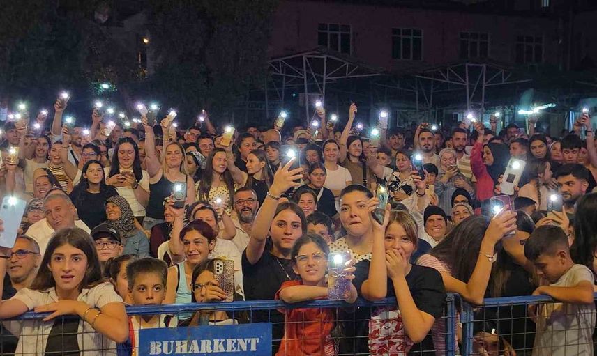 Buharkent Taze İncir Festivali'nde Eypio rüzgarı esti