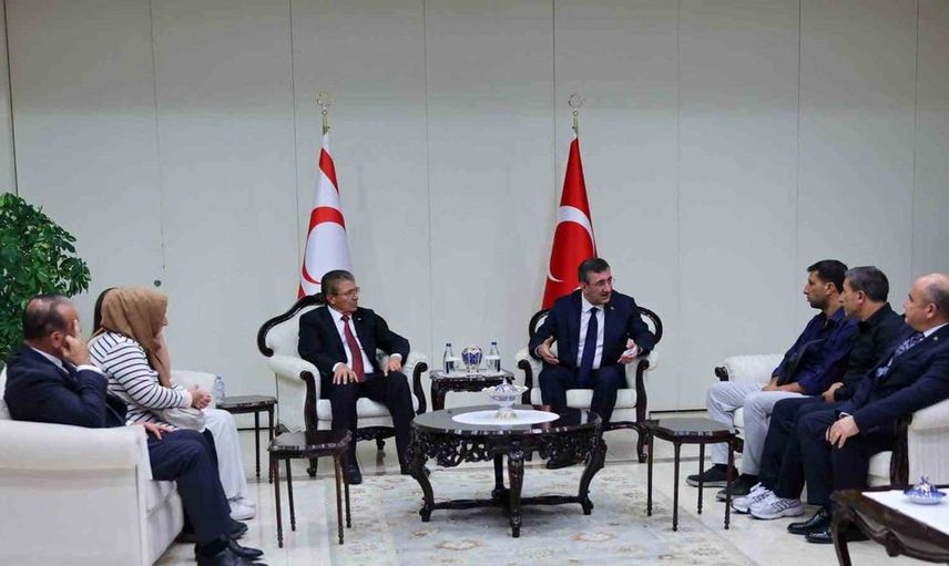 Cevdet Yılmaz kaybolanların aileleriyle bir araya geldi