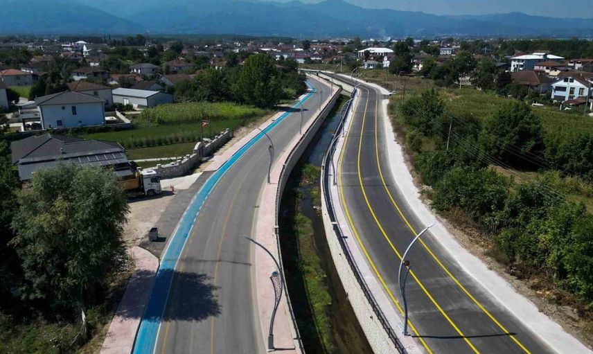 Akyazı'da trafik sorununu hafifleten proje tamamlandı