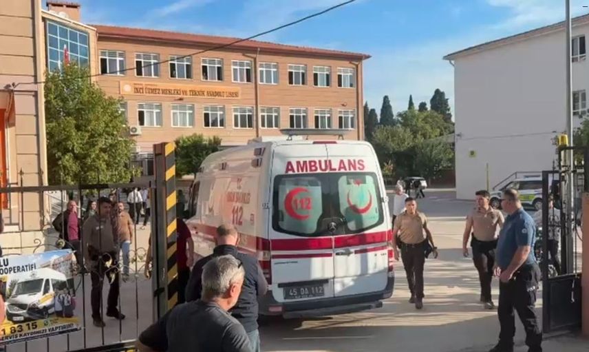 Manisa’daki lise saldırısından acı haber: 1 öğrenci hayatını kaybetti, 4 öğrenci yaralı