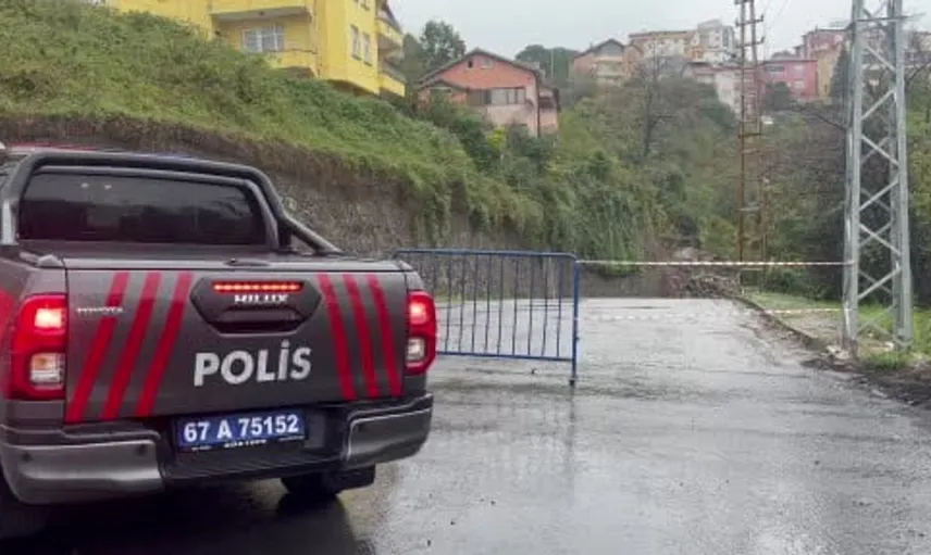 Şiddetli yağışlar Ereğli'de heyelana yol açtı: Bina tahliye edildi