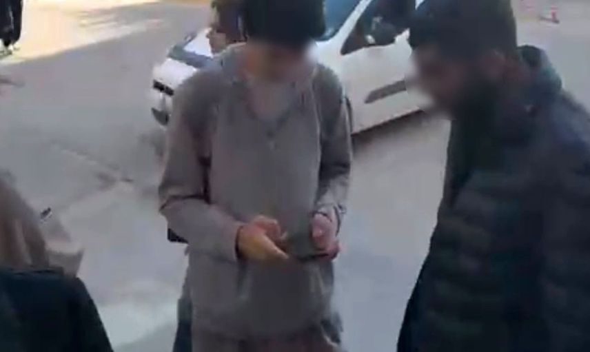 Duyarlı vatandaş öğrenciyi dolandırıcıdan kurtardı