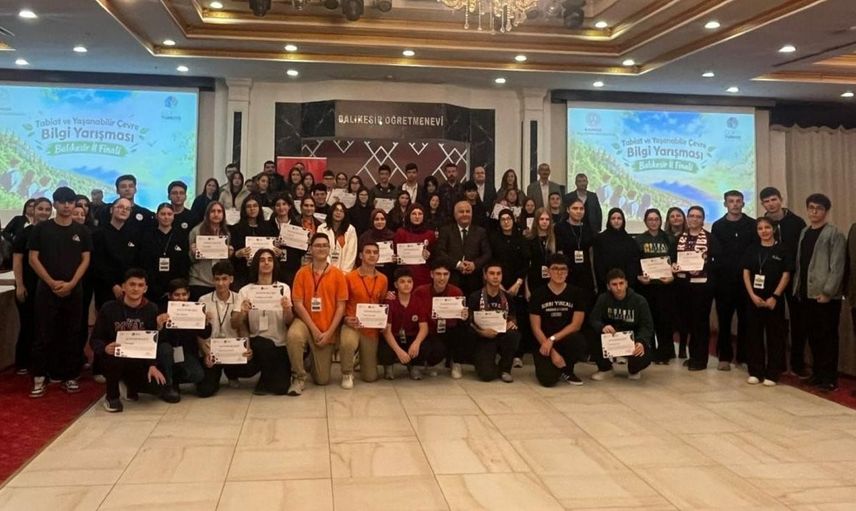 Burhaniyeli öğrenciler bilgi yarışmasında elde ettikleri başarıyla gururlandırdı