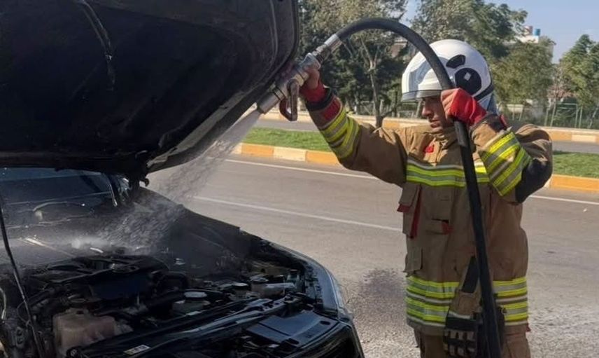 Reyhanlı'da araç yangını kısa sürede söndürüldü