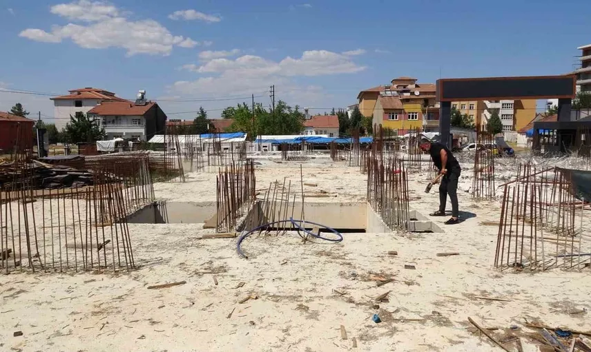 Malatya'da inşaat müteahhidi kalitesiz beton nedeniyle kendi projesini ihbar etti