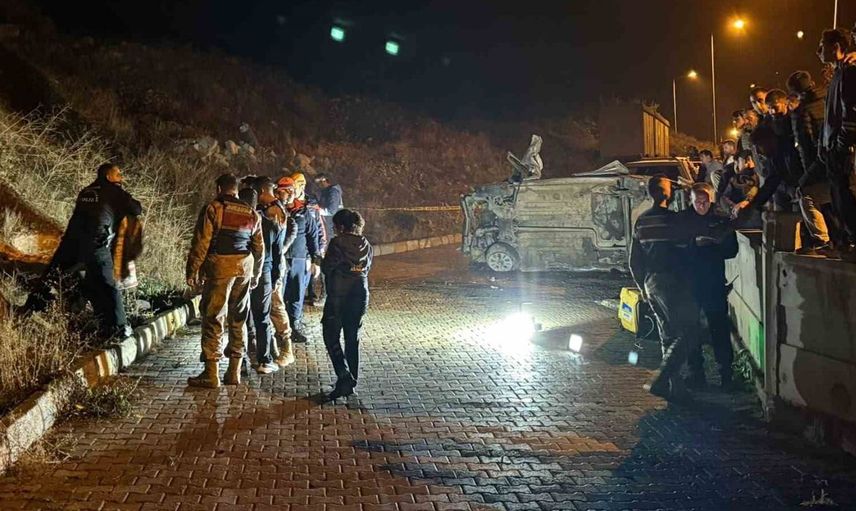 Erzurum'da kontrolden çıkan otomobil şarampole yuvarlandı: 1 ölü, 3 yaralı