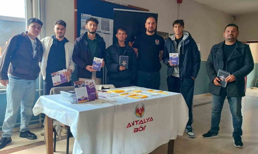 Antalya'da gençlere yönelik proje kapsamında 14 bin öğrencinin bilgisi artırıldı