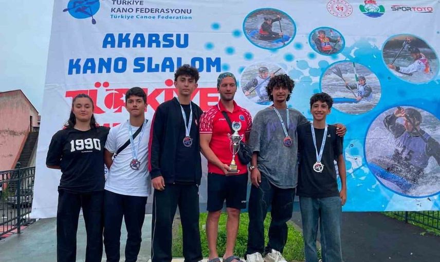 Erzincanlı sporcular akarsu slalom şampiyonasında önemli başarılar elde etti