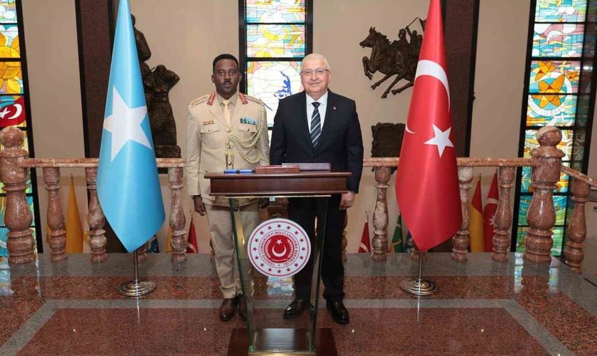 Bakan Güler, Somali Genelkurmay Başkanı ile stratejik görüşmede bulundu