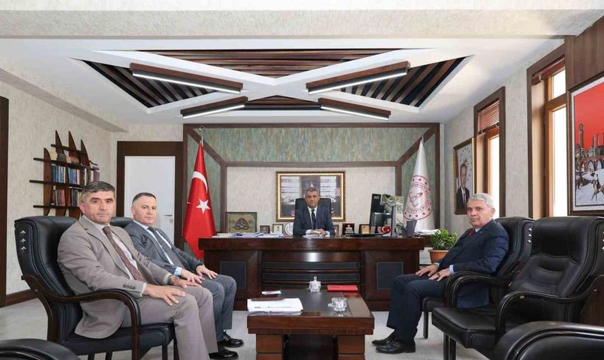 Eğitimde güç birliği: Erzurum'da mini zirve gerçekleştirildi