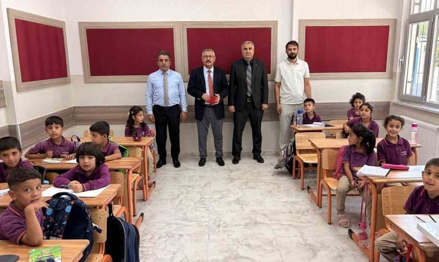 Küçüklü ilkokulu deprem sonrası yeni binasında eğitim vermeye başladı