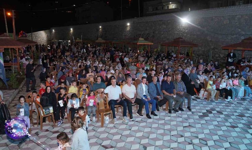 Isparta Belediyesi’nden Sav’da çocuklara açık hava sineması